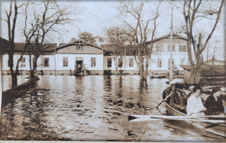 Крюківський залізничний вокзал під час повені 1931 рік фото №3065