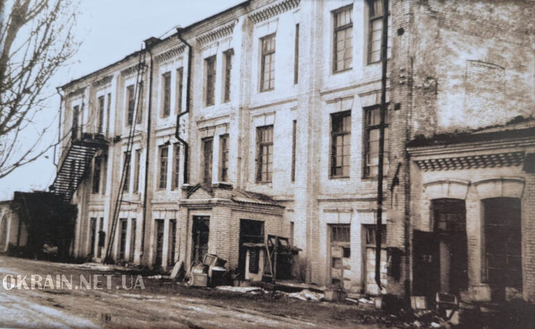 Виробничий корпус тютюнової фабрики 1950-ті роки фото №3108
