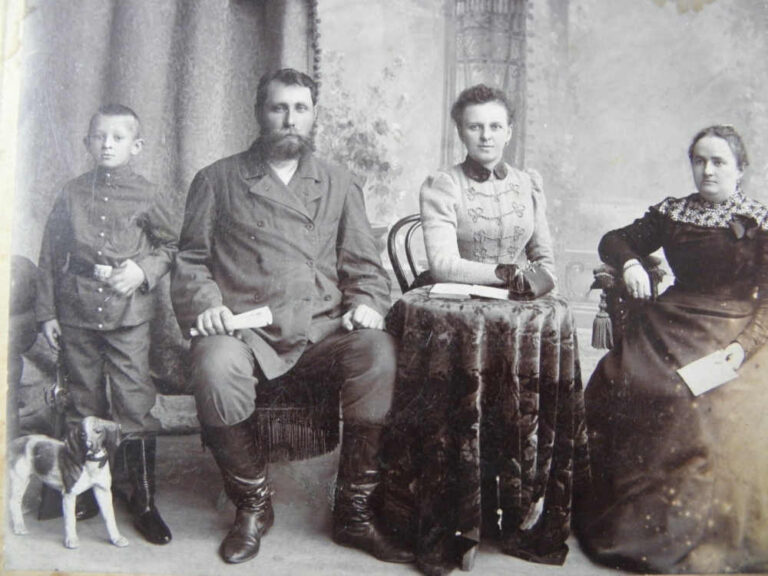 Матрона Чуркіна із своїм чоловіком та сином фото №3134