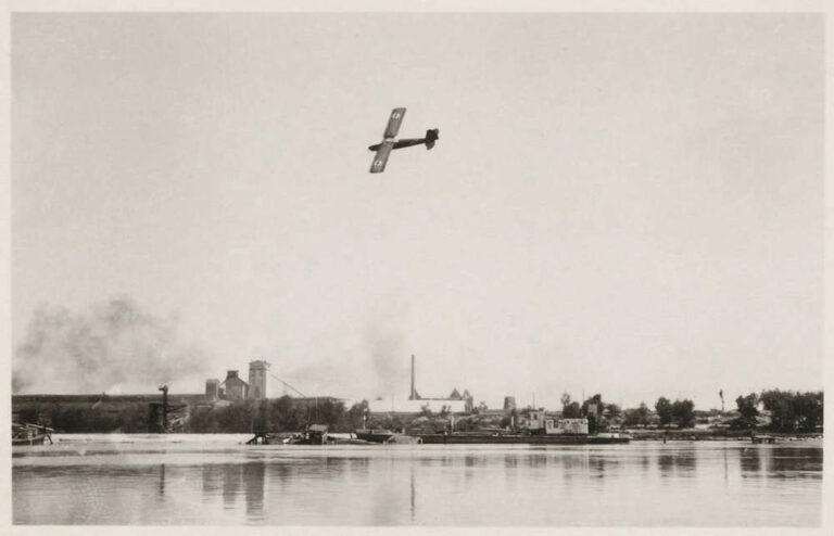 Берег Дніпра між набережною та Затоном 1941 рік фото №3141