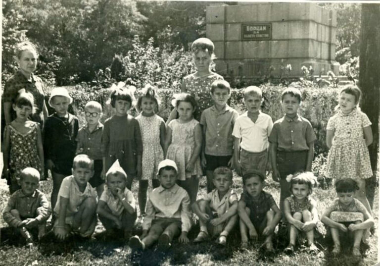 Дитячий садочок №5 в Поштовому сквері 1966 рік фото №3160