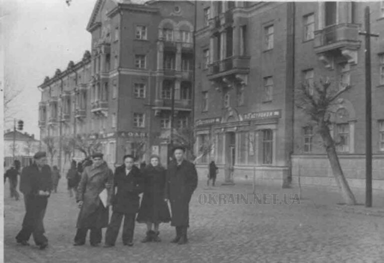 Перехрестя вулиць в центрі Кременчука 1950-ті роки фото №3173