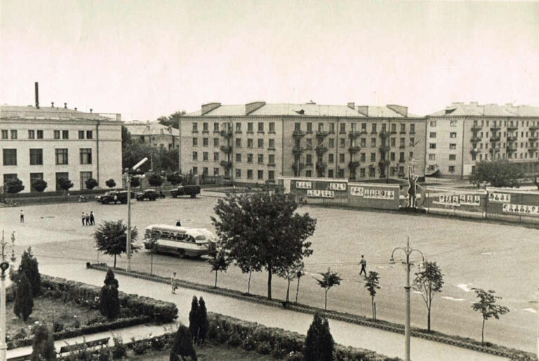 Кременчук, площа Революції: фото 1960-х років, історичне фото №3265