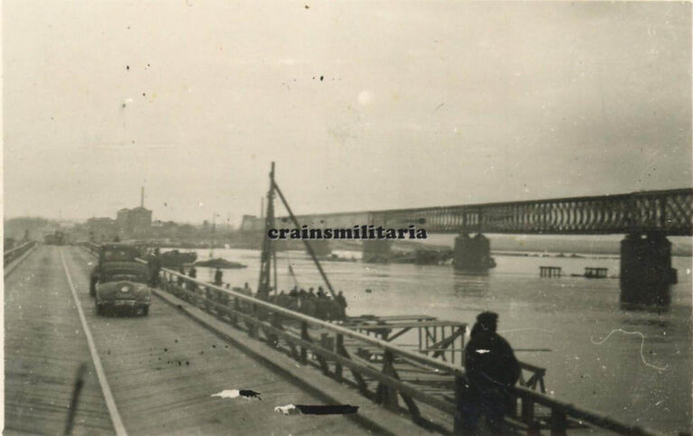 Кременчук, 1941: переправа через Дніпро, вид на Крюків, фото №3271