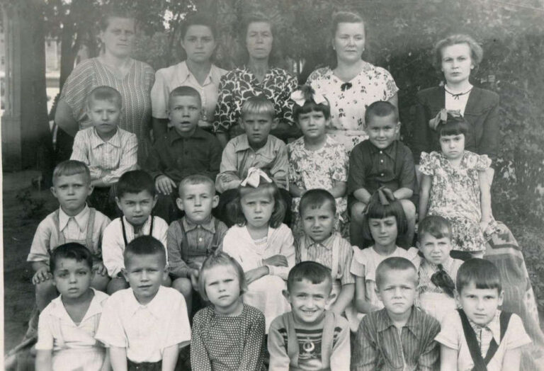 Дитячий садок №4 вагозавода, Крюків, 1956 рік фото №3273