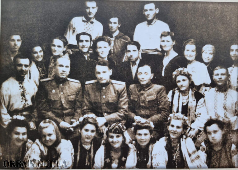 Творчий колектив мостового заводу, 1950 рік фото №3302