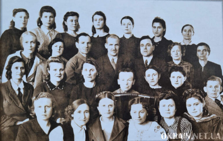 Хоровий гурток при клубі Котлова, 1946 рік фото №3314