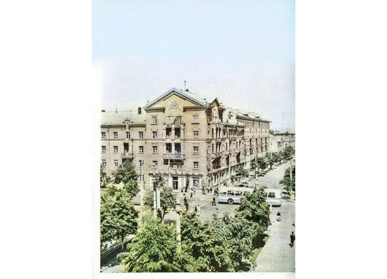 Перехрестя вулиць Леніна та Пролетарської 1975 рік фото №3319