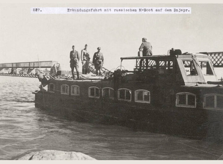 Німці на трофейному радянському катері, 1941 рік фото №3346