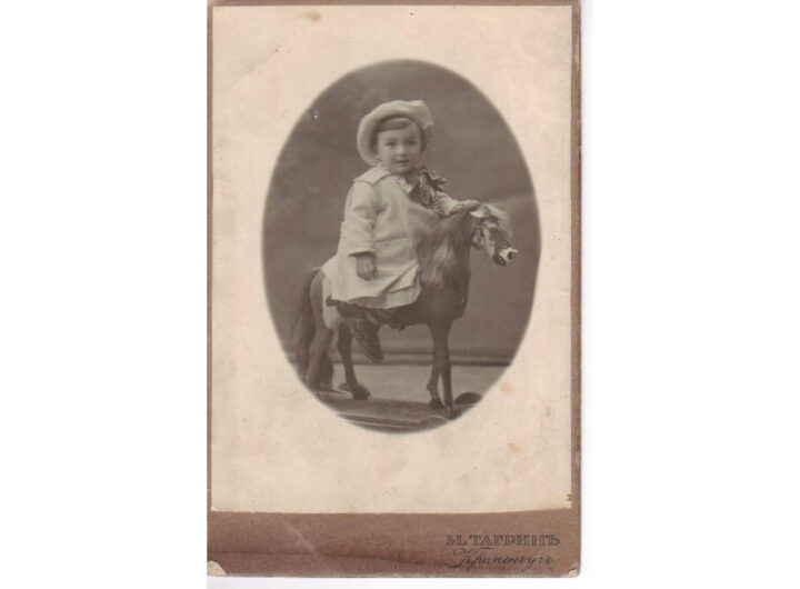 Хлопчик на коні, фотограф Тагрін, 1916 рік фото №3366