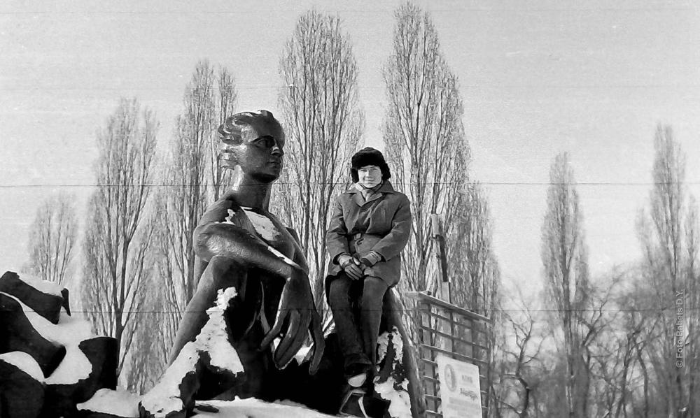Скульптура біля входу на центральний пляж фото №3375