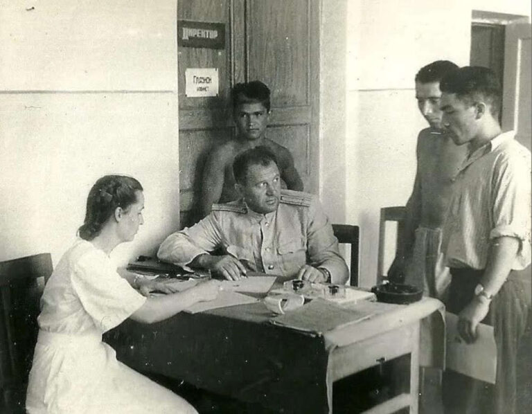 Начмед 10-ї ВАШПНЛ Юрченко А.Л., 1952 рік, фото №3381