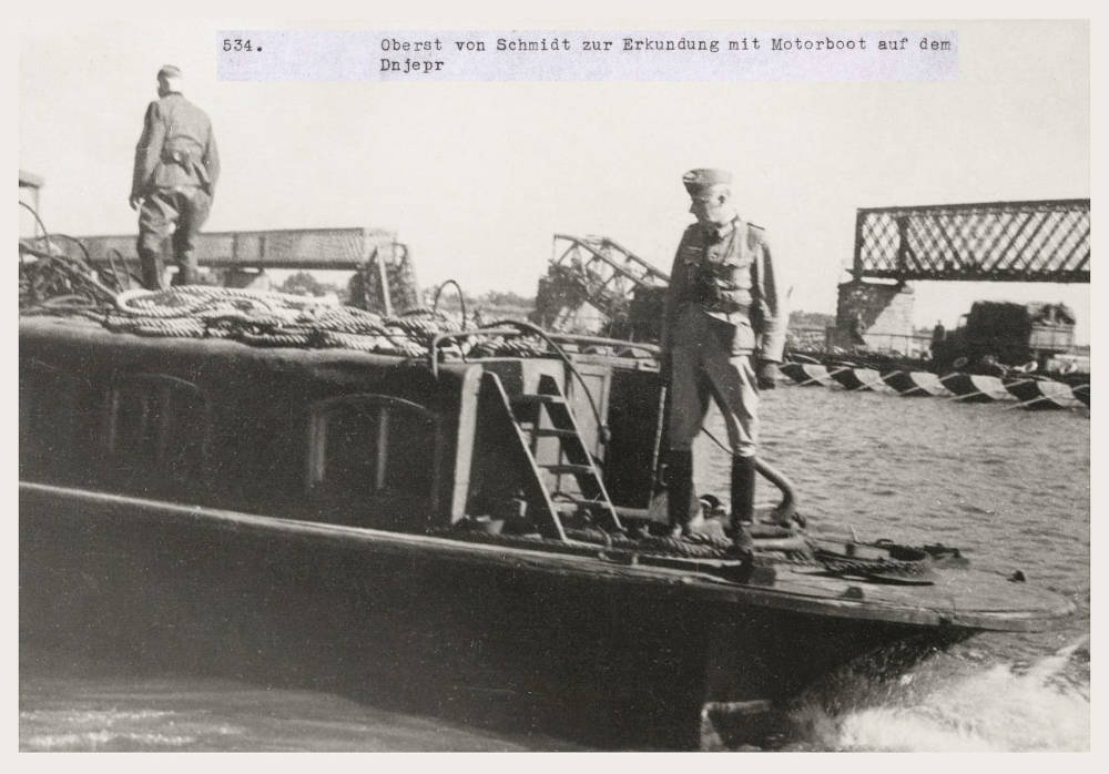 Німецький полковник на трофейному радянському катері 1941 рік, фото №3426