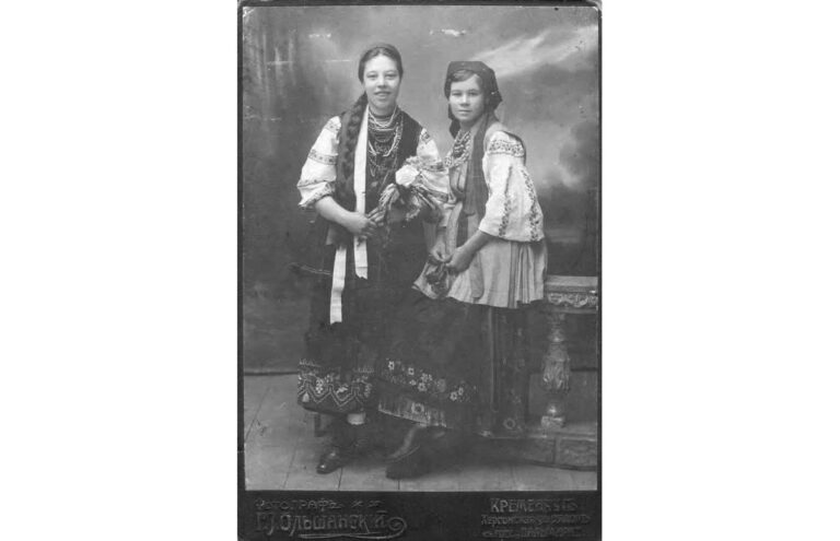 Дівчата, фотограф Ольшанський, 1916 рік, фото №3490