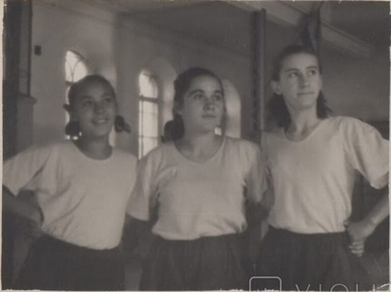 Кременчуцька команда дівчат, 1951 рік, фото №3525