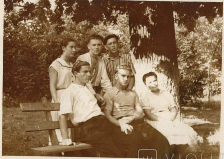 Студенти в парку залізничників, 1955 рік, фото №3542