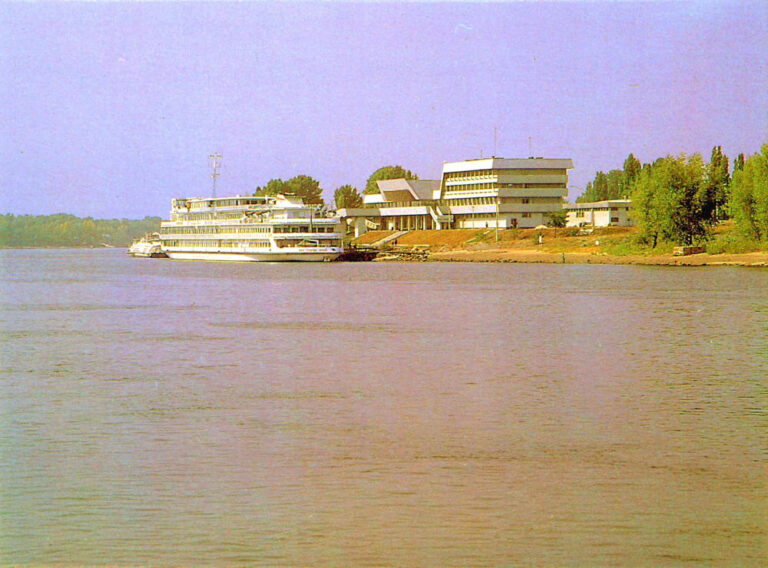 Річковий вокзал у Кременчуці, 1997 рік, фото №3576