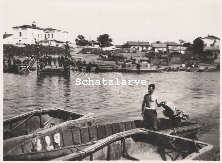 Вид на Крюків з боку білецьківських плавнів, 1941 рік, фото №3593