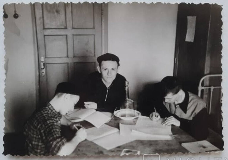 В кімнаті №60, гуртожиток, 1958 рік, фото №3637