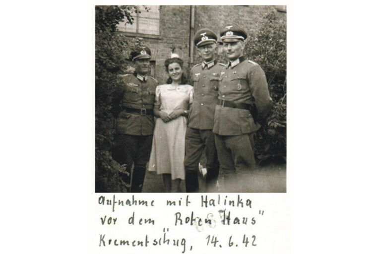 Дівчина та німецькі офіцери, Кременчук, 1942 рік, фото №3649