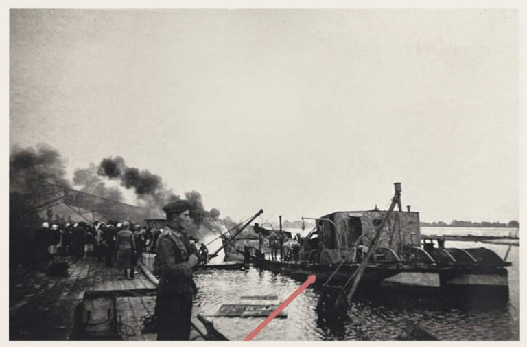 Палаюча наливна баржа, Затон,1941 рік, фото №3652
