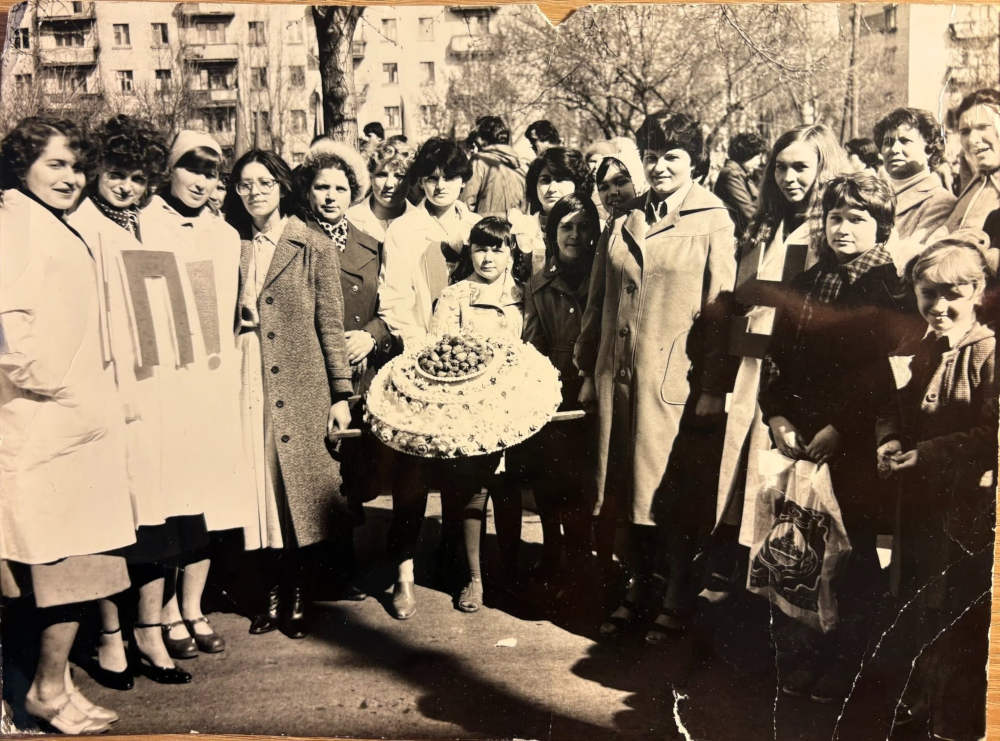 Робітниці кондитерської фабрики на демонстрації, 1980 рік, фото №3685