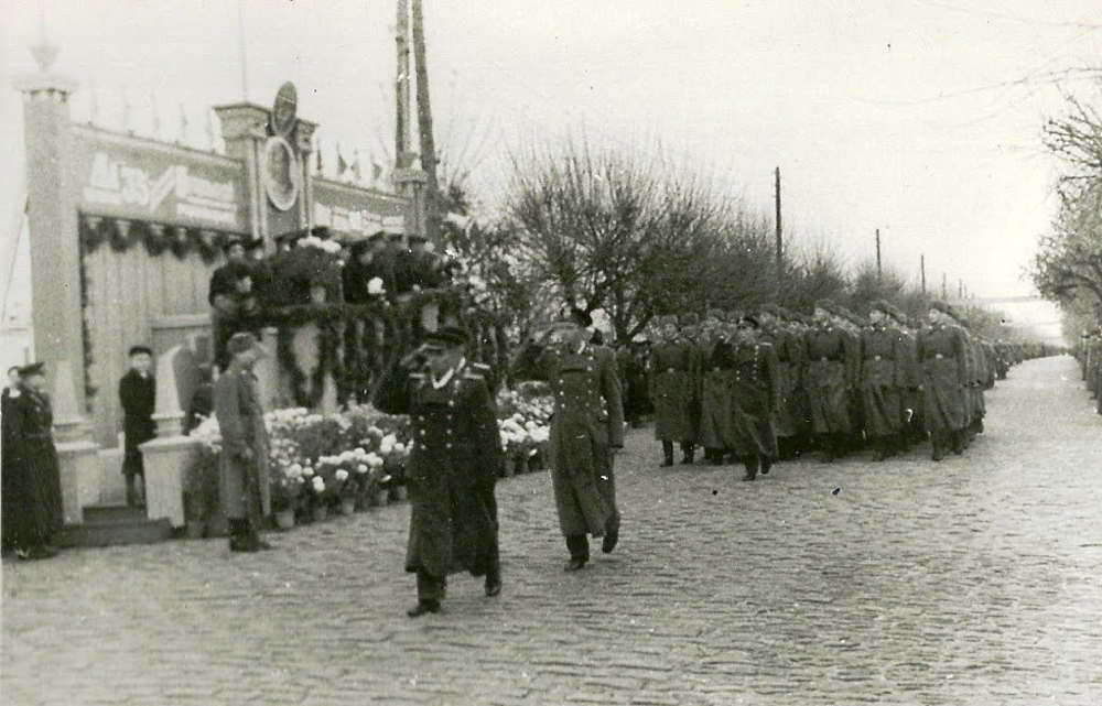 Курсанти 10 ВАШПНЛ на параді, 1952 рік, фото №3710