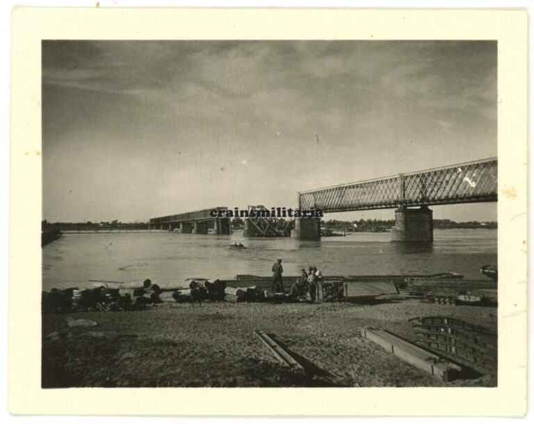 Зруйнований залізничний міст, Кременчук, фото №3754