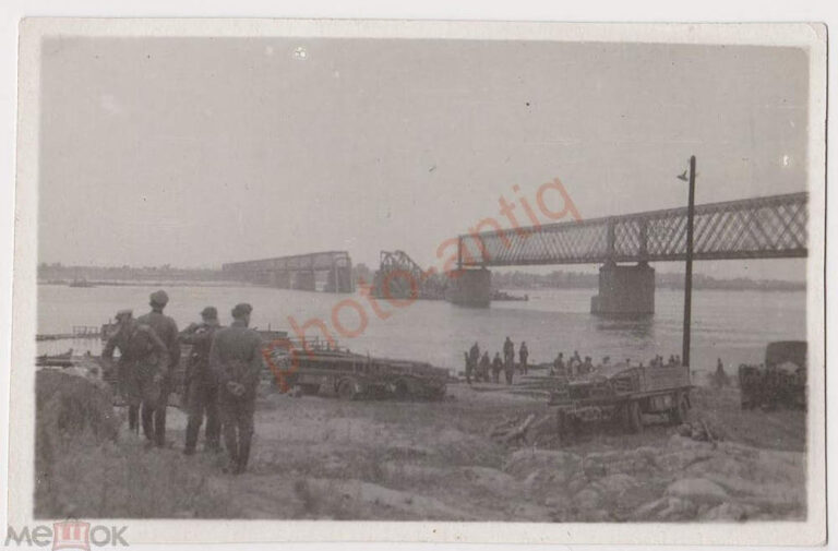 Біля зруйнованого мосту, Кременчук, 1941 рік, фото №3833