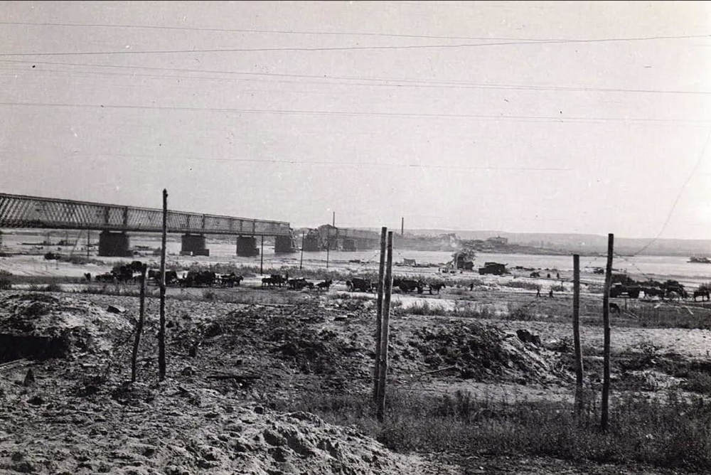 Зруйнований залізничний міст через Дніпро, 1941 рік, фото №3842