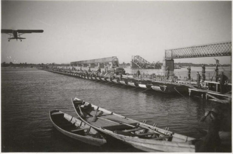 Переправа та зруйнований міст, 1941 рік, фото №3853