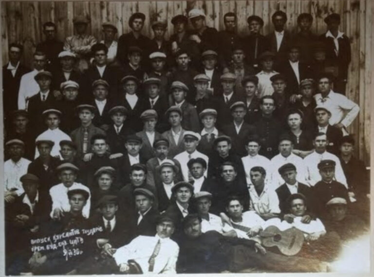Випуск курсантів теслярів, 1930 рік, фото №3973
