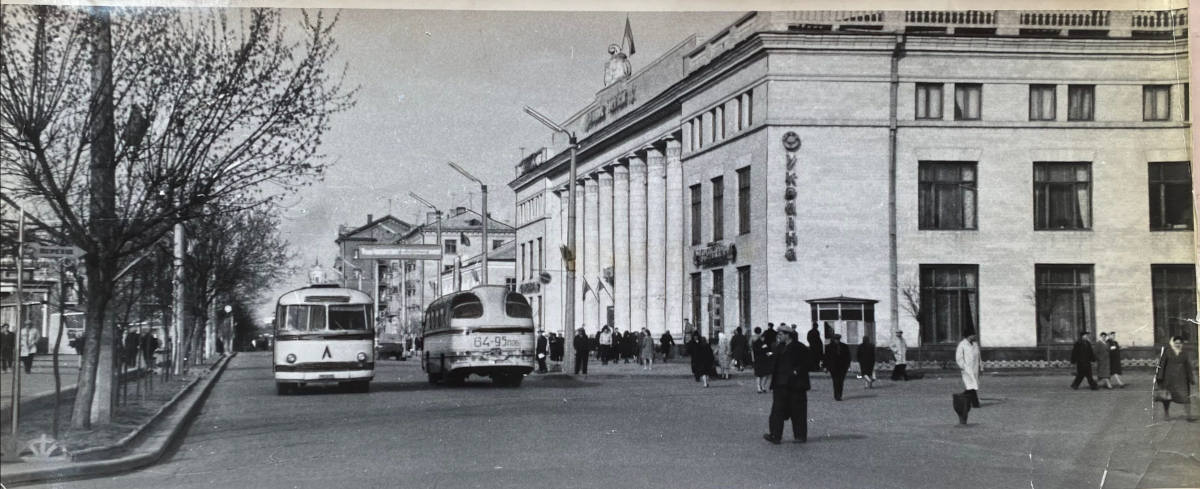 Будівля Будинку торгівлі та ресторан Україна, фото №4000