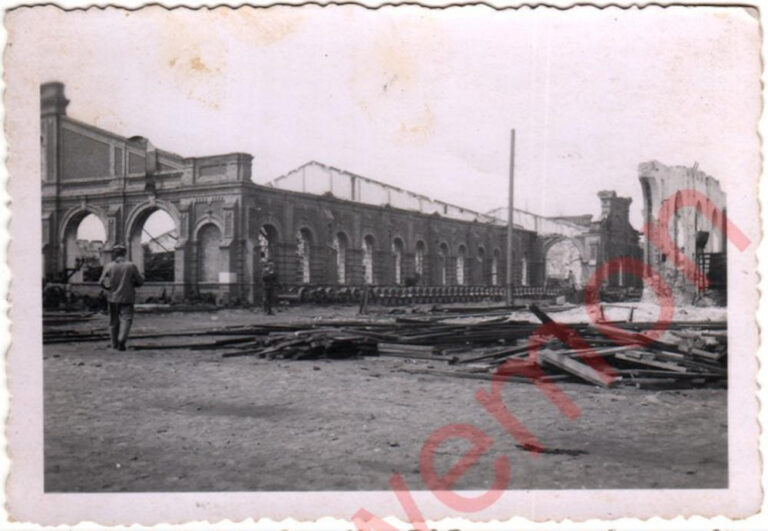 Зруйнований цех вагонобудівного заводу, фото №4009