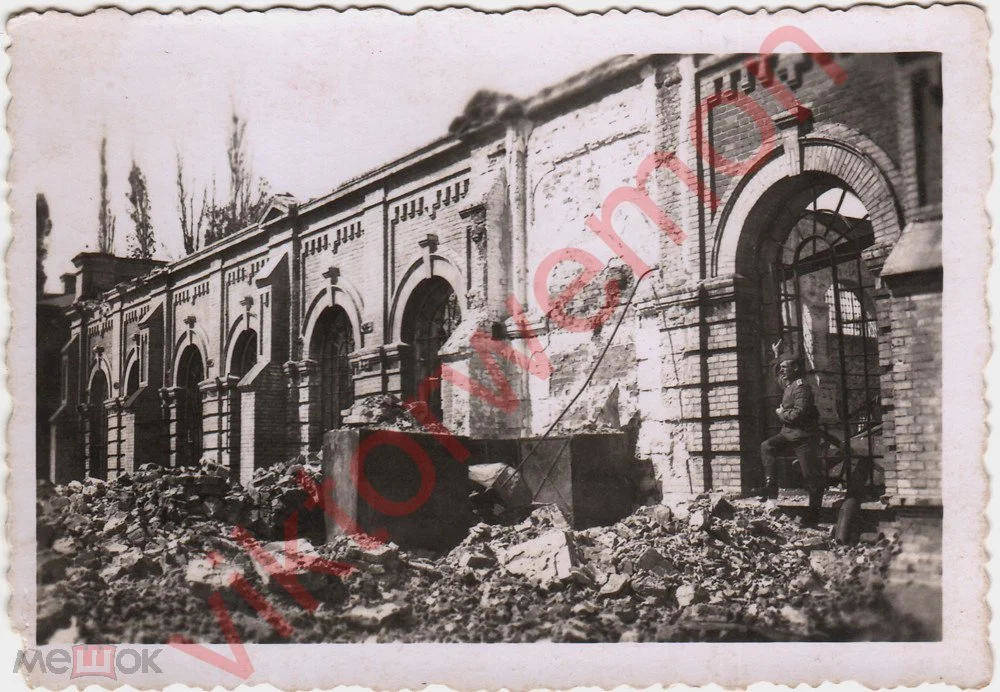 Зруйнований цех вагонобудівного заводу, фото №4009
