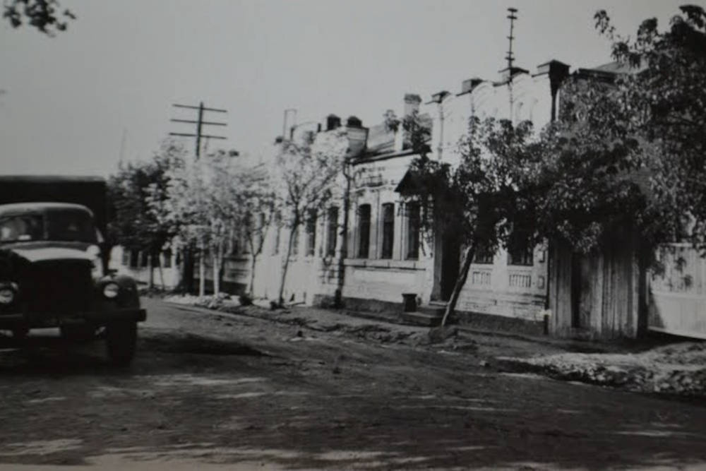 Вулиця зі старою забудовою, Кременчук, 1960-ті роки, фото №4025