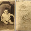 Ребенок в резном кресле, ателье И. Я. Зильберберга, фото №4034