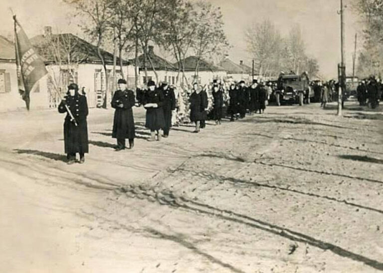 Урочиста процесія залізничників, Кременчук, район Чередники, фото №4043