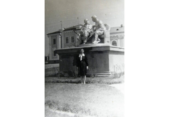 Пам'ятник на Привокзальній площі, 1950-ті роки, фото №4103
