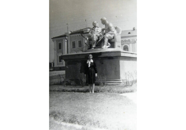 Пам'ятник на Привокзальній площі, 1950-ті роки, фото №4103