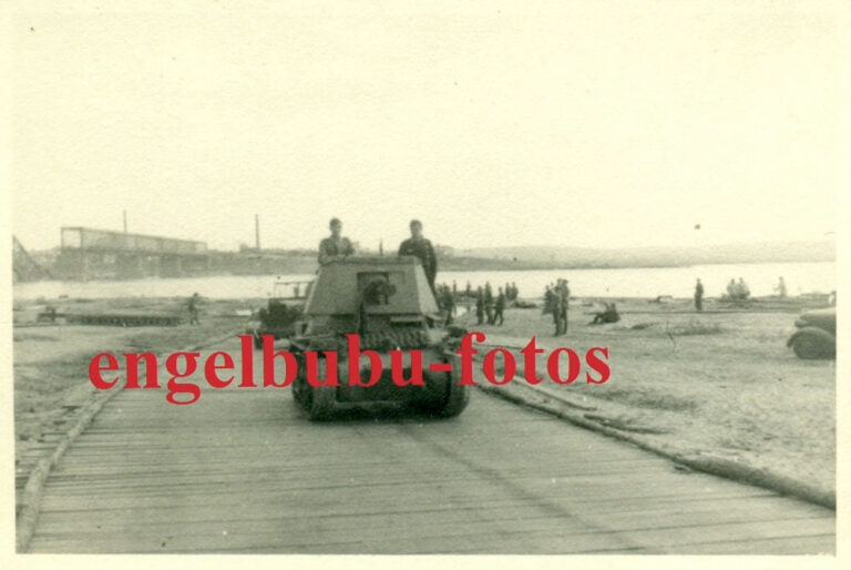 Німецька самохідка Panzerjäger I, Кременчук, 1941 рік, фото №4119