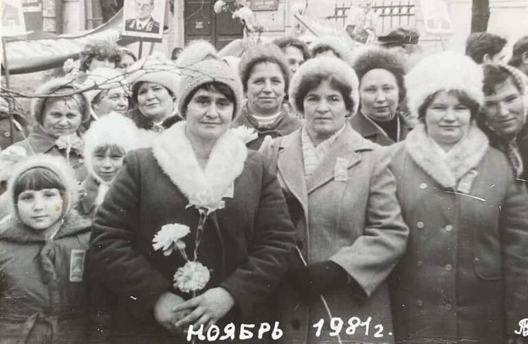 Робітники харчосмакової фабрики під час святкової демонстрації, фото №4137