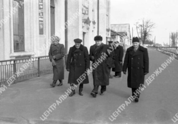 О. В. Палладін на ст. Кременчук Південної залізниці , 1950 рік, фото №4149
