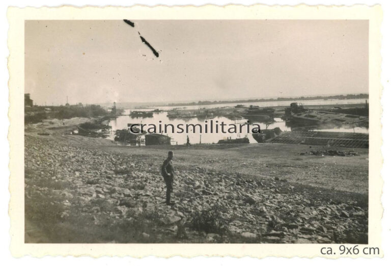 Знищені баржі в Затоні, 1941 рік, фото №4167