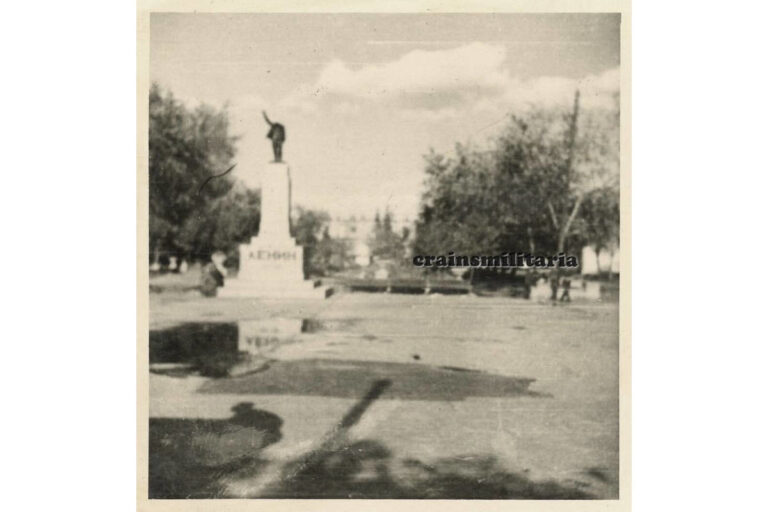 Пам'ятник Леніну і Біржовий сквер, 1941 рік, архівне фото №4184