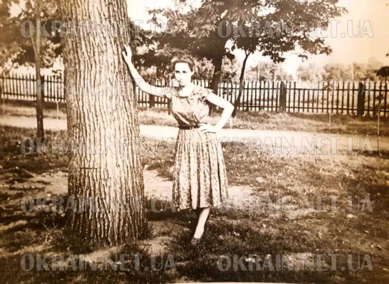 У Пролетарському сквері, 1950-ті роки фото 1904