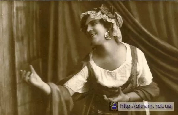 Л. Хуторная артистка кременчугского театра 1924 год - фото № 277
