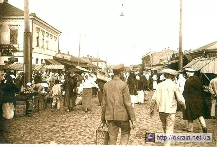 Олександрівська базарна площа в Кременчуці фото №544
