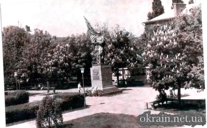 Памятник «Воину-Освободителю» в сквере «Октябрьский» - фото № 505