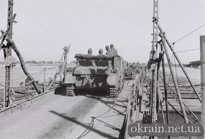 Немецкая техника на переправе в Кременчуге 1941 год - фото № 511